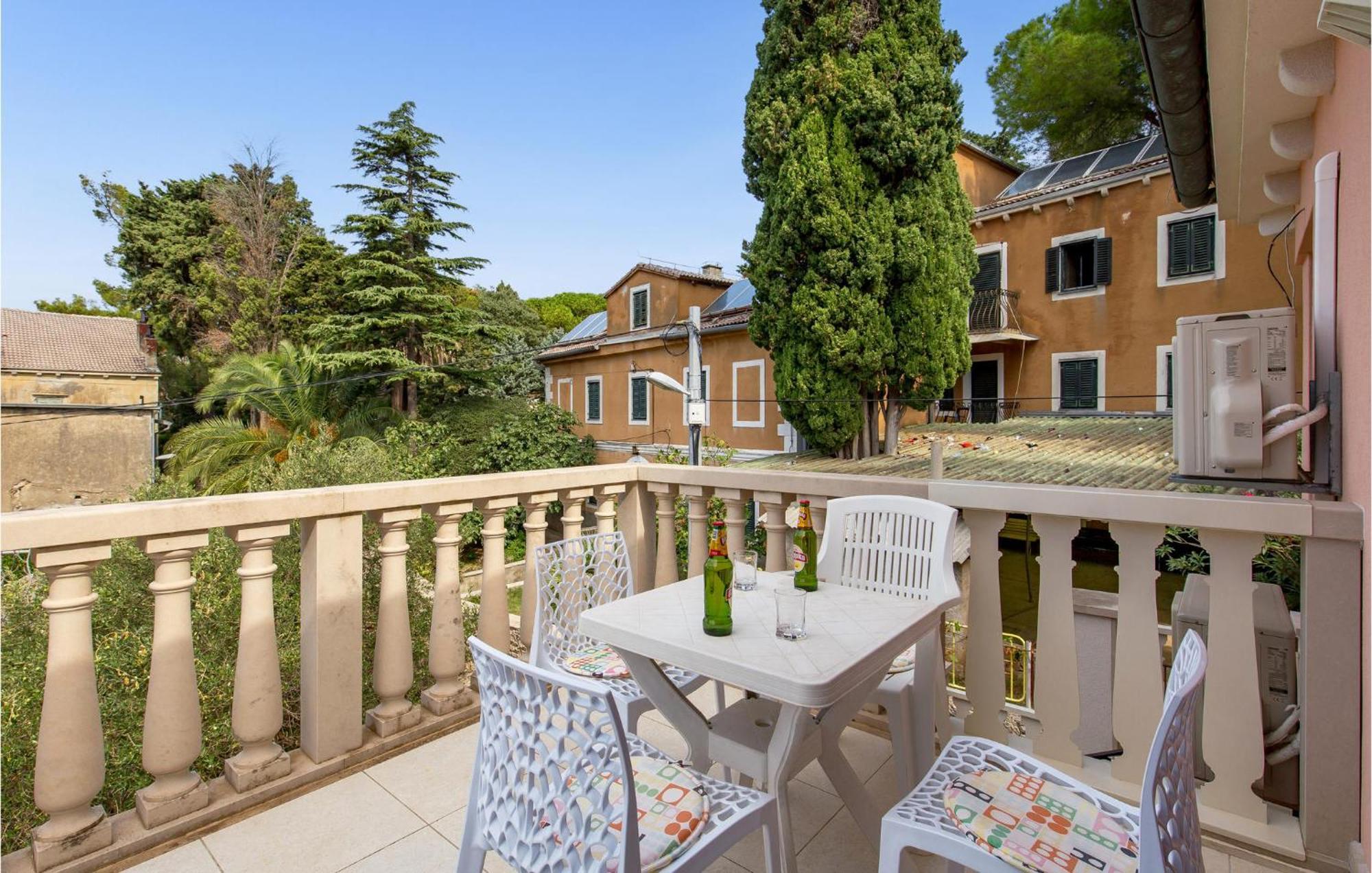 2 Bedroom Awesome Apartment In Veli Lošinj Dış mekan fotoğraf