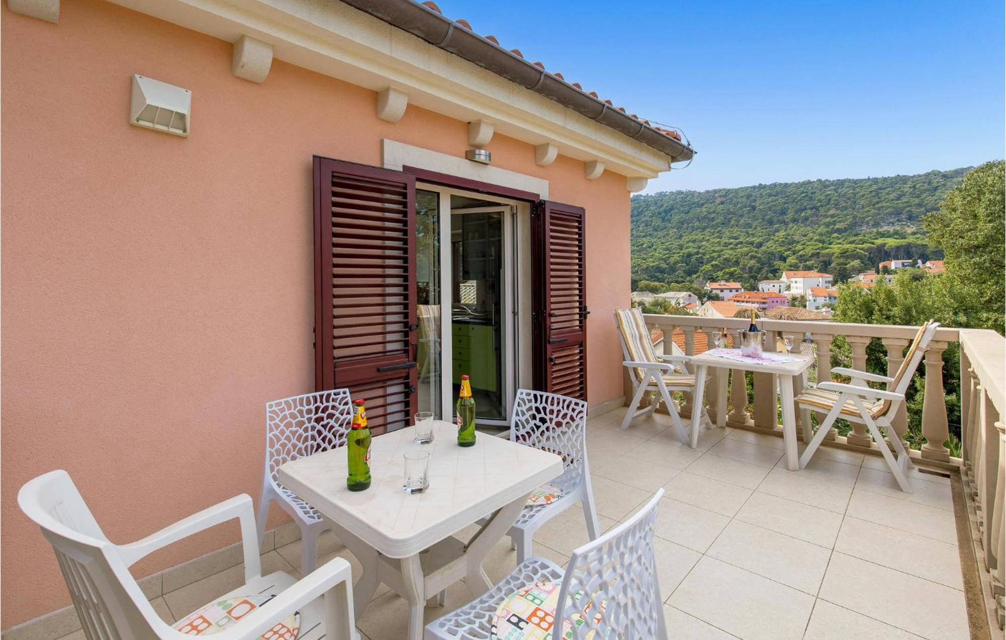 2 Bedroom Awesome Apartment In Veli Lošinj Dış mekan fotoğraf